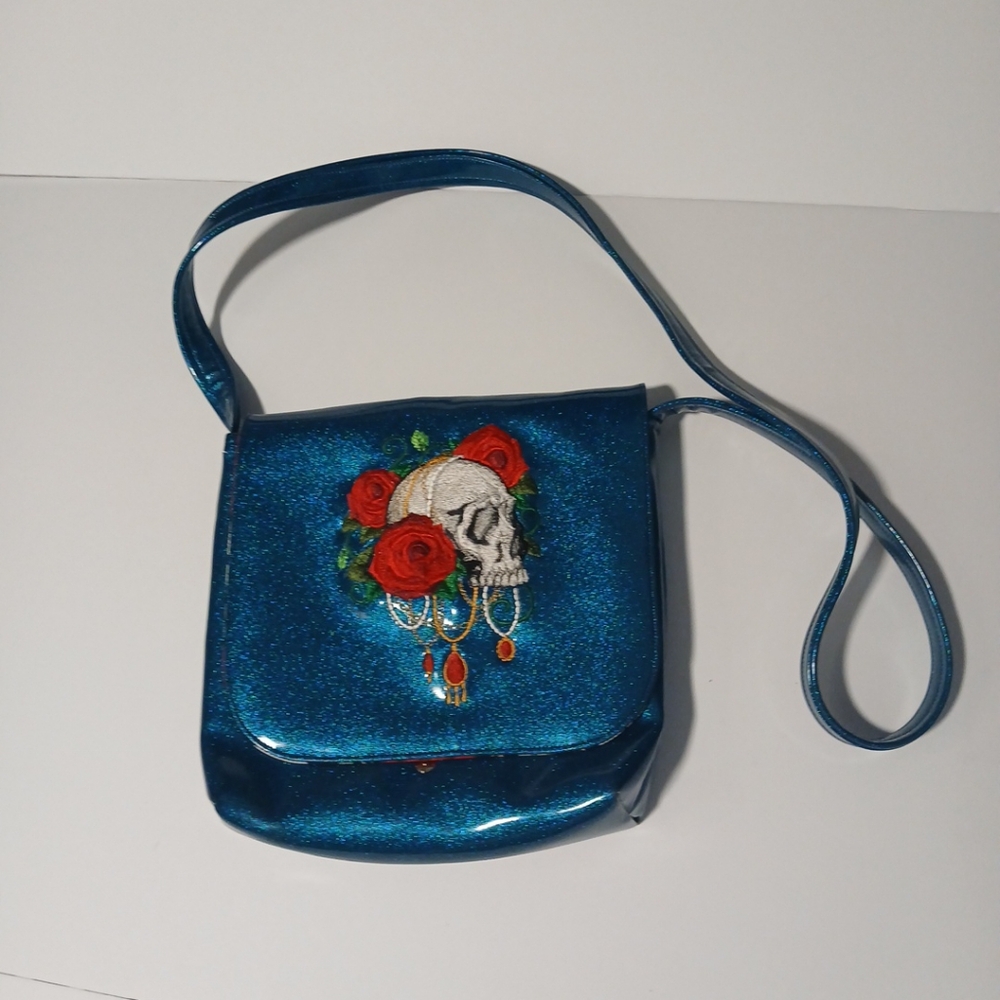 Skull crossbody purse